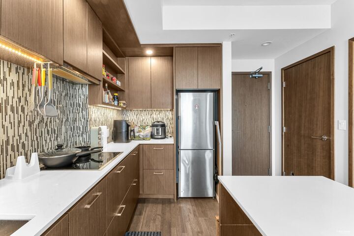 Property Photo: 13495 Central Avenue 2702 BC V3T 0K2