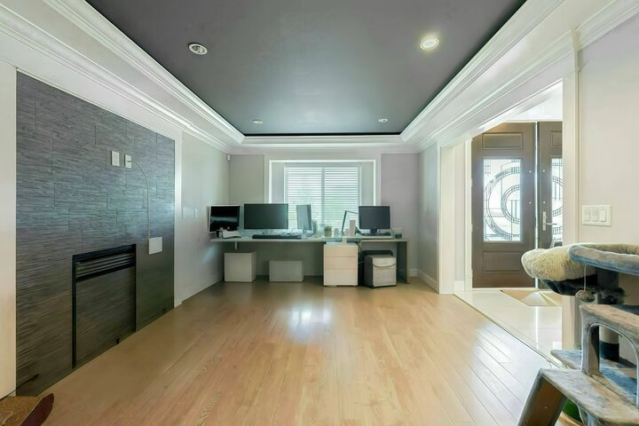 Property Photo: 520 Ewen Avenue BC V3M 5B1