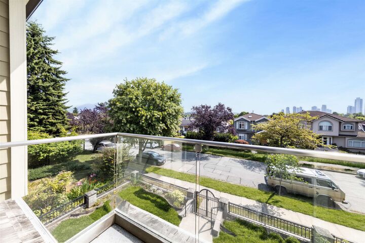 1225 Hazelton Street — photo 1