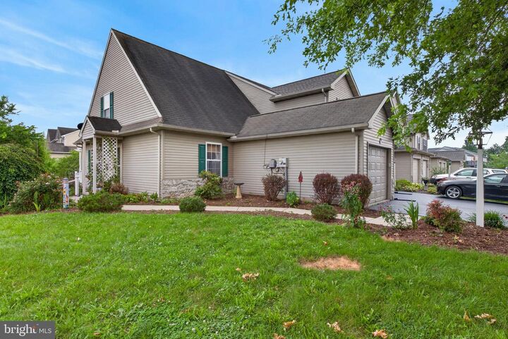 Property Photo:  31 Tumbling Run  PA 17543 