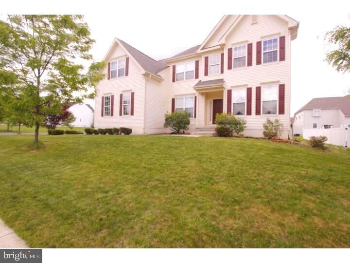 Property Photo:  1 Oakbourne Court  NJ 08505 