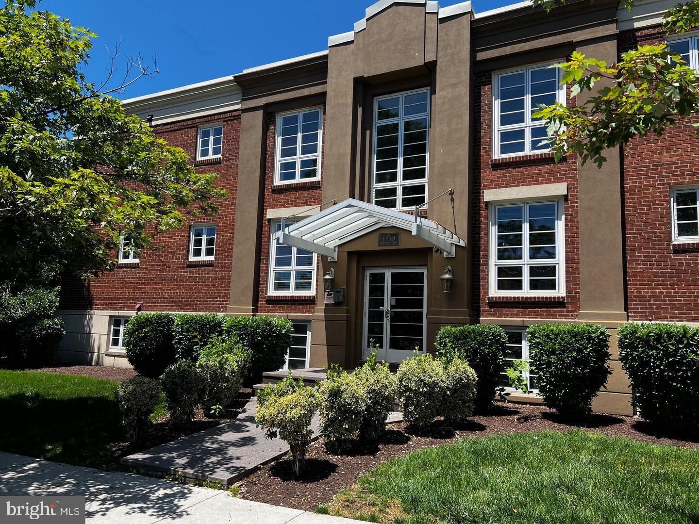 Property Photo: 1219 Oronoco Street 103 VA 22314
