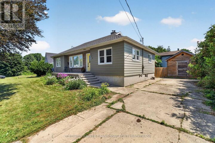 Property Photo:  126 Centre Street  ON N0M 1N0 