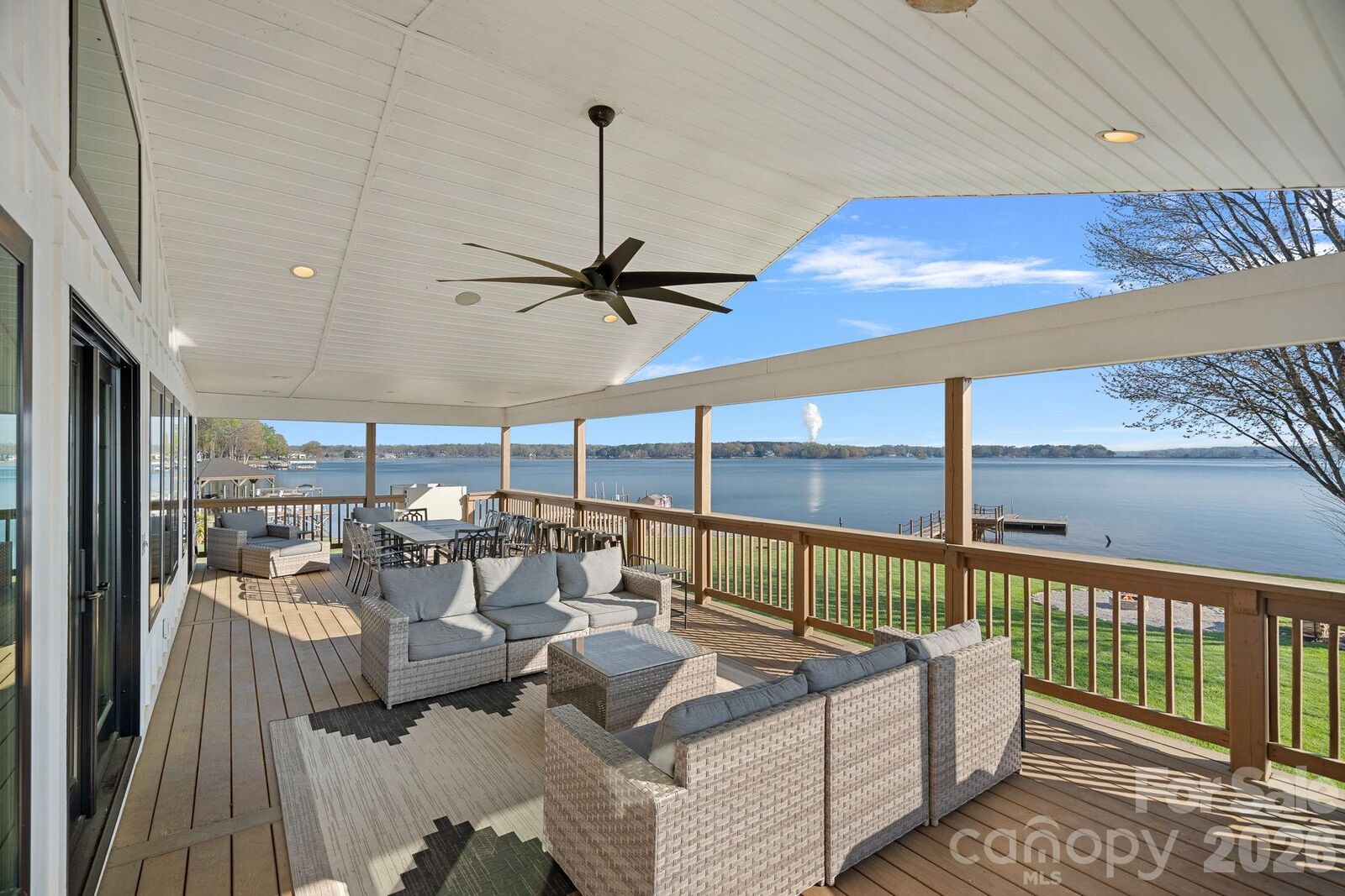 Property Photo:  8182 Mountain Shore Drive  NC 28673 
