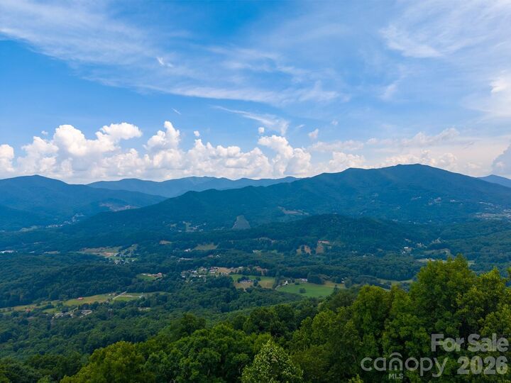 Property Photo: 760 Woody Lane NC 28786