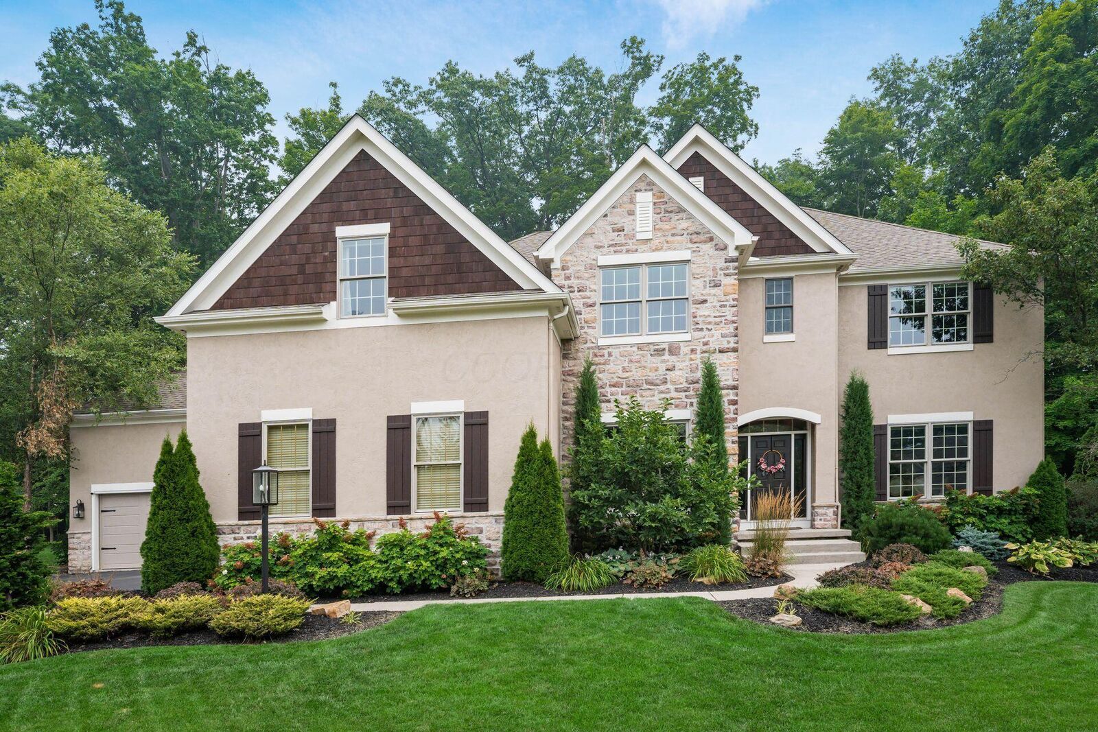 Property Photo: 5598 Lynbrook Lane OH 43082
