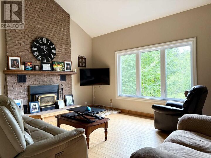 Property Photo: 1130 Allen's Side Rd ON P6A 5K8