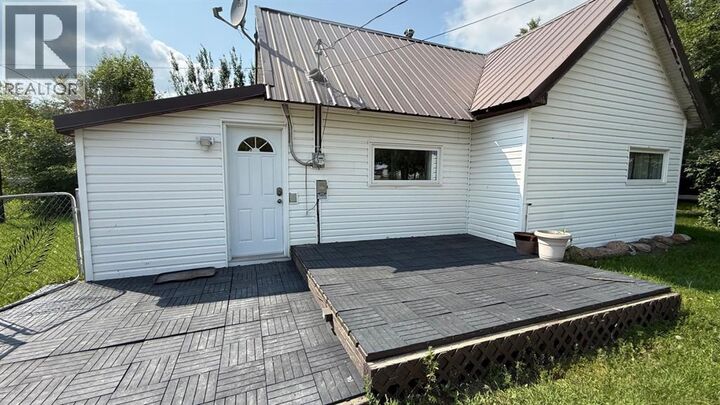 Property Photo:  239 2 Avenue  AB T0J 0T0 