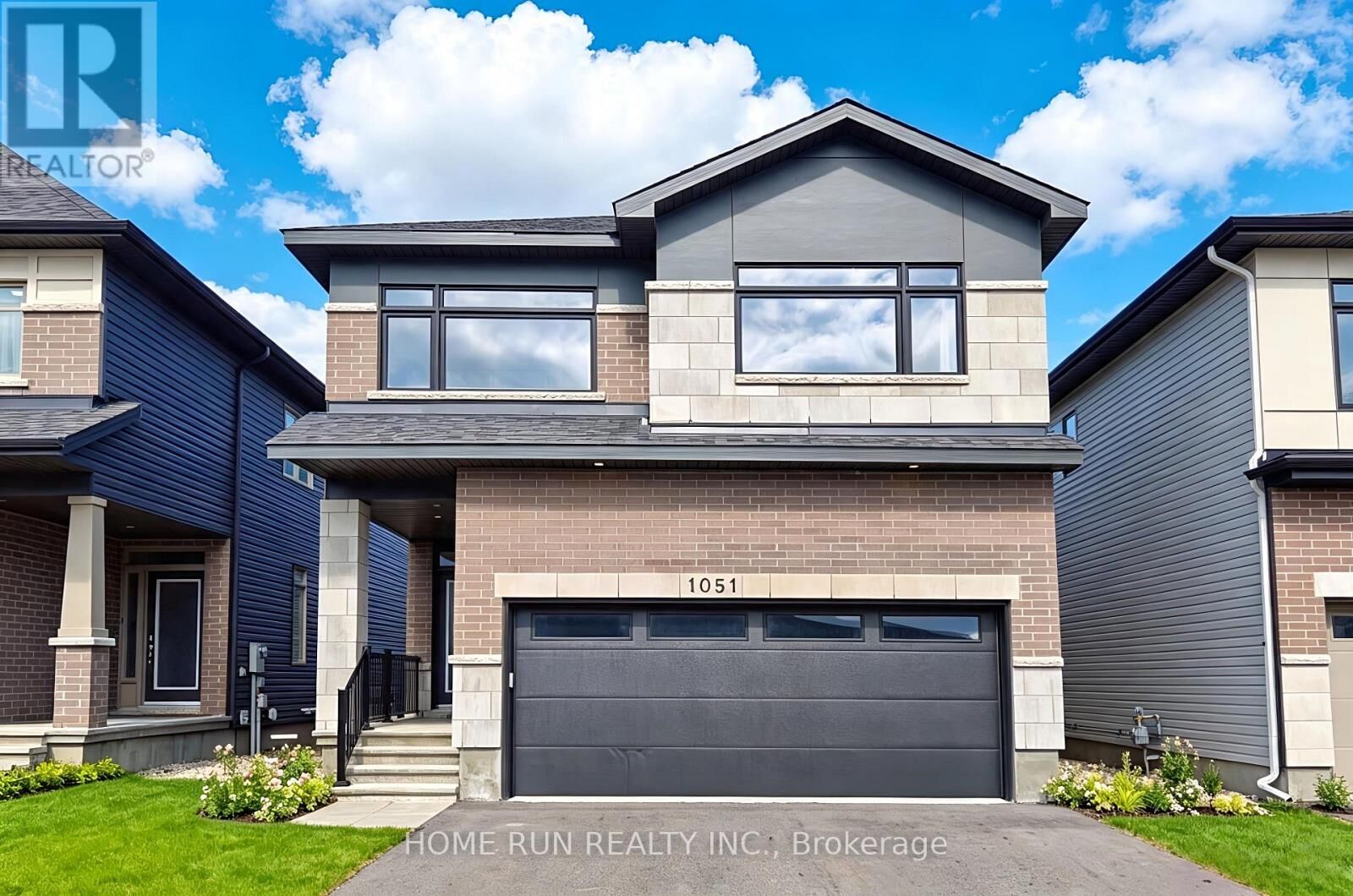Property Photo:  1051 Hydrangea Avenue  ON K4M 0L5 