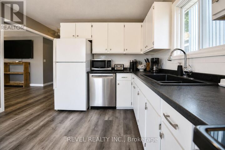 Property Photo: 1313 Gatineau Boulevard ON P4R 1E4