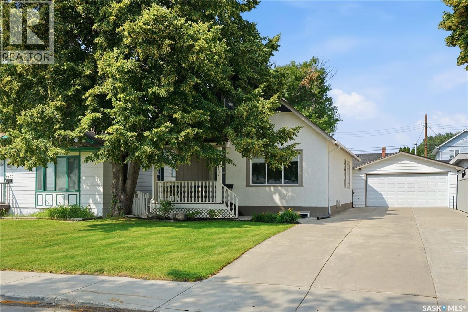 Property Photo: 1607 Alexandra Avenue SK S7K 3C4