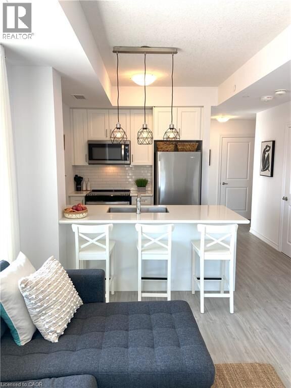 Property Photo:  450 Dundas Street East 428  ON L8B 1Z2 