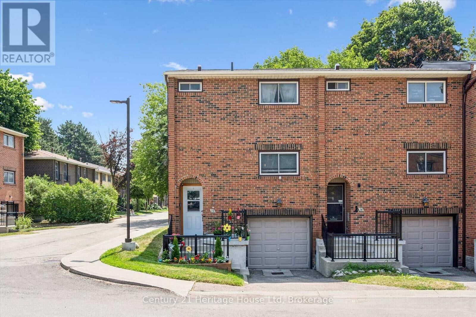 Property Photo:  15 Parkway North  ON N1H 3T4 