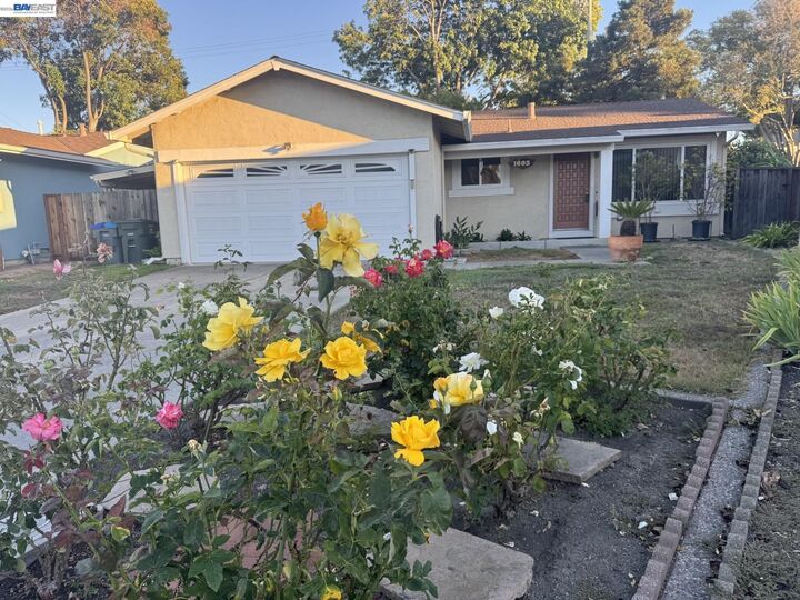 Property Photo: 1603 Morgan St CA 94043