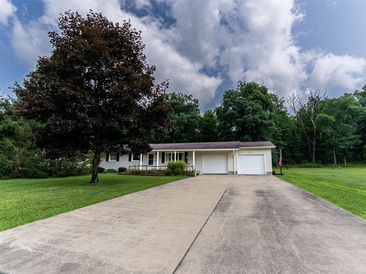 Property Photo: 26 Woodbine Drive PA 16125