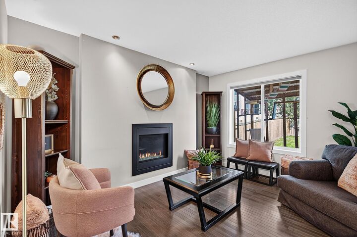 Property Photo:  6642 Cardinal Road SW  AB T6W 1Y8 