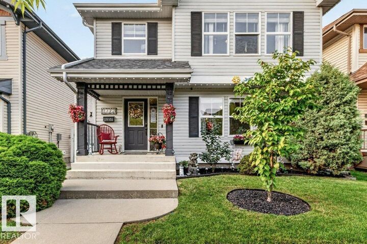 Property Photo:  5322 Terwillegar Boulevard NW  AB T6R 3H8 