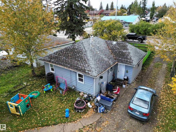 Property Photo: 4619 4 Avenue AB T7E 1T8