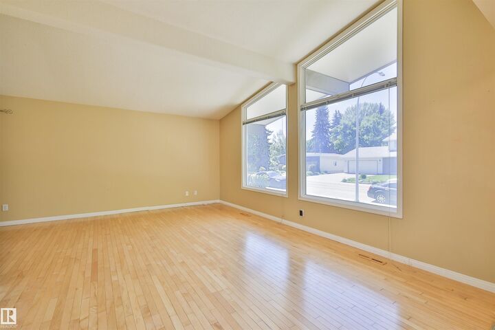 Property Photo:  4015 120 Street NW  AB T6J 1X7 