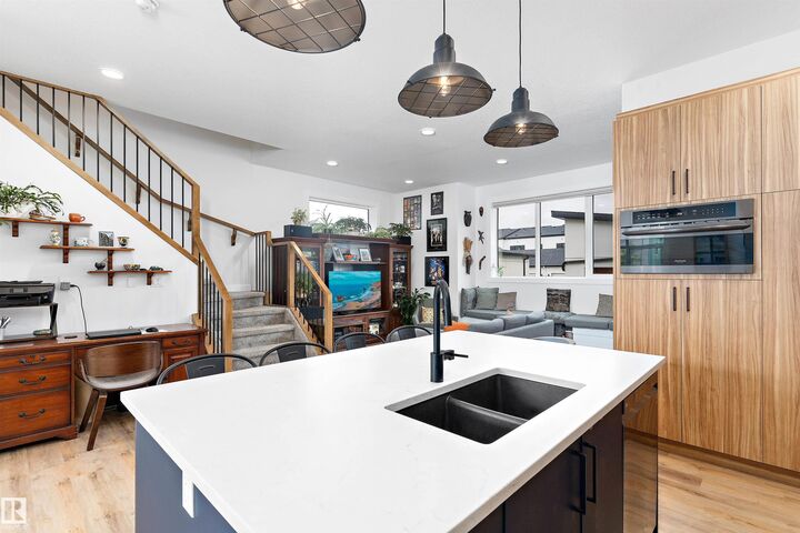 Property Photo:  7747 Yorke Mews NW  AB T5G 2R6 