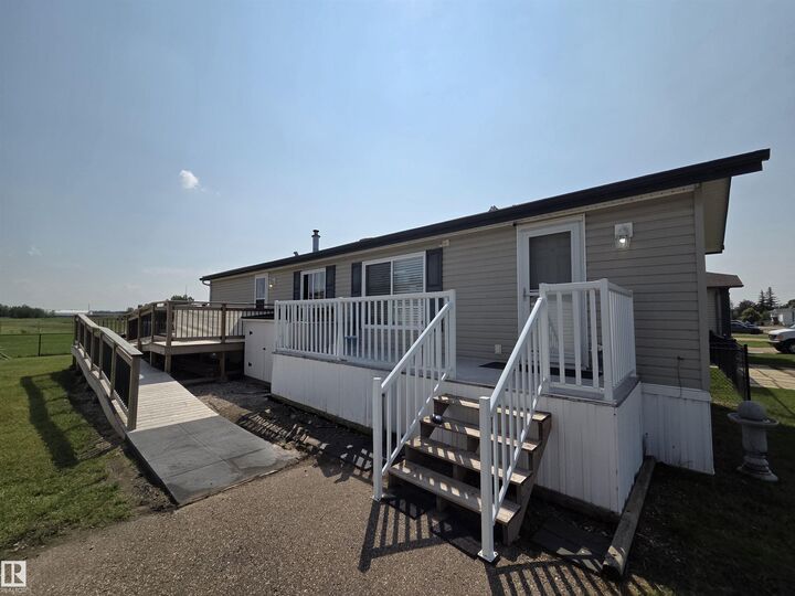 Property Photo:  10 Midland Road  AB T0C 1Z0 