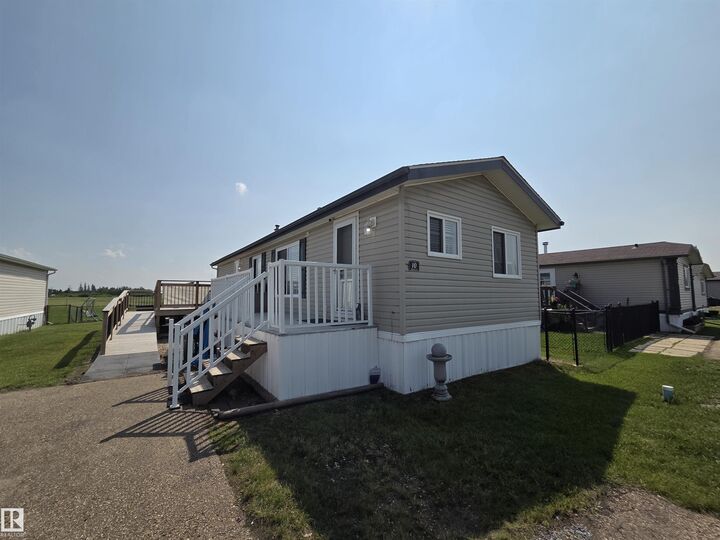 Property Photo: 10 Midland Road AB T0C 1Z0