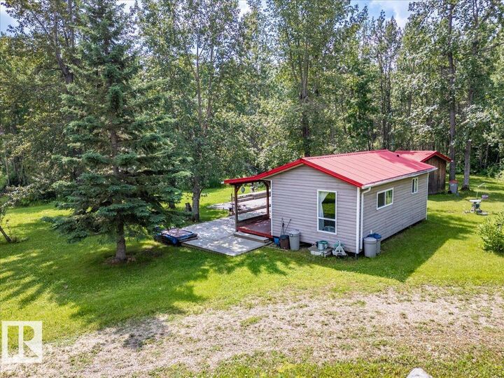 Property Photo: 1301 Glen Haven Crescent AB T0C 2C0