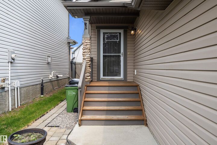 Property Photo:  17332 6 Avenue SW  AB T6W 2A7 