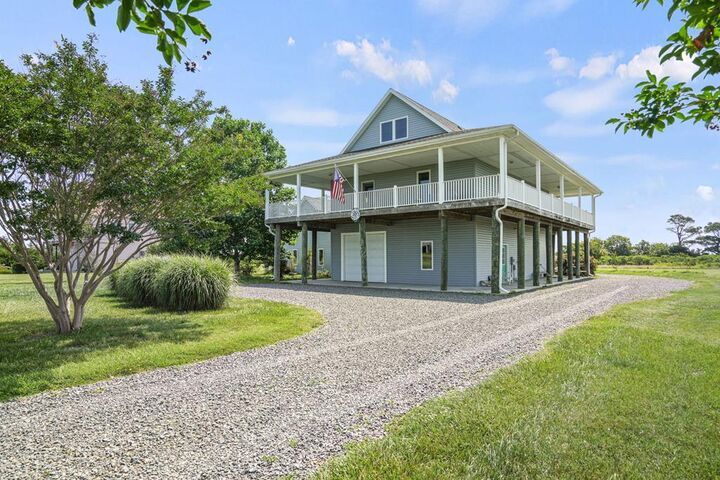 Property Photo: 17023 Hopeland Way VA 23308