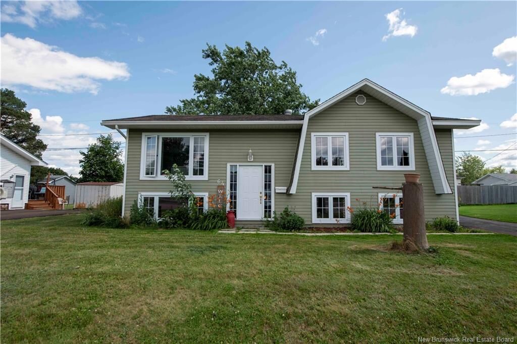 Property Photo:  64 Pasadena Drive  NB E1G 1H5 