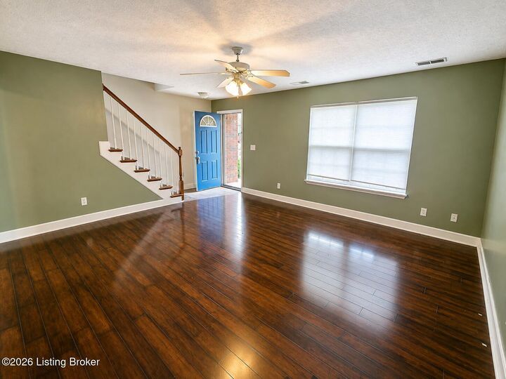 Property Photo: 4820 Arroyo Trail KY 40229