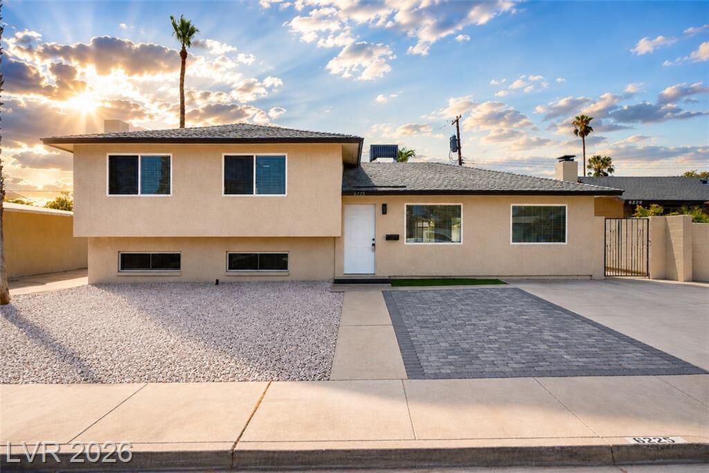 Property Photo:  6225 Arlington Avenue  NV 89107 
