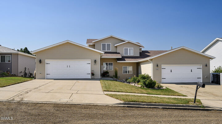 Property Photo:  4601 Impala Court NW  ND 58554 