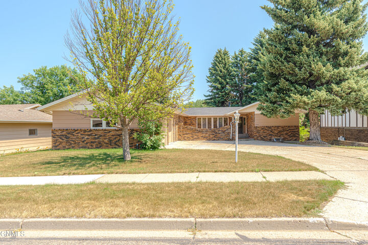 Property Photo: 3209 Winnipeg Drive ND 58503