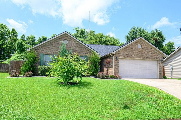 Property Photo: 102 Goldfinch Drive KY 42301-0255