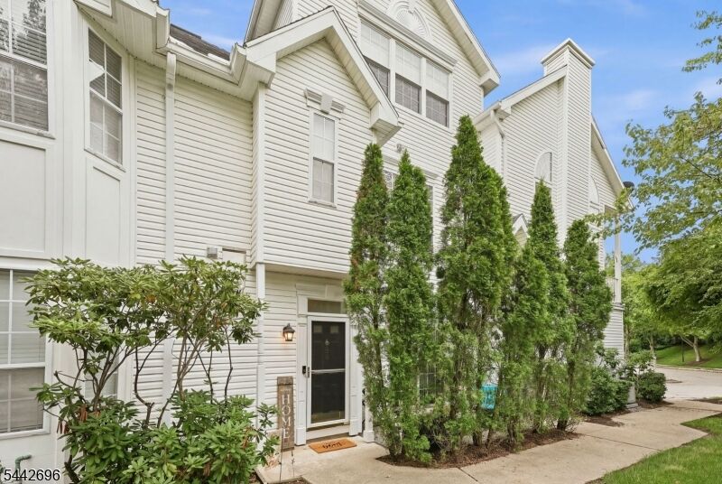 Property Photo:  35 Hancock Dr  NJ 07960 