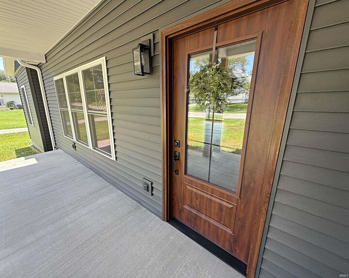 Property Photo:  405 SE 12th Street  IN 47501 