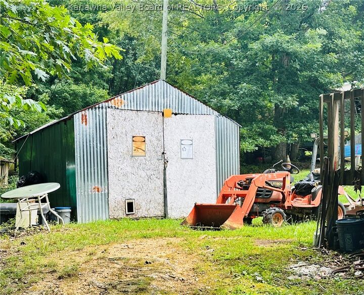Property Photo:  181 Fairview Drive  WV 25312 