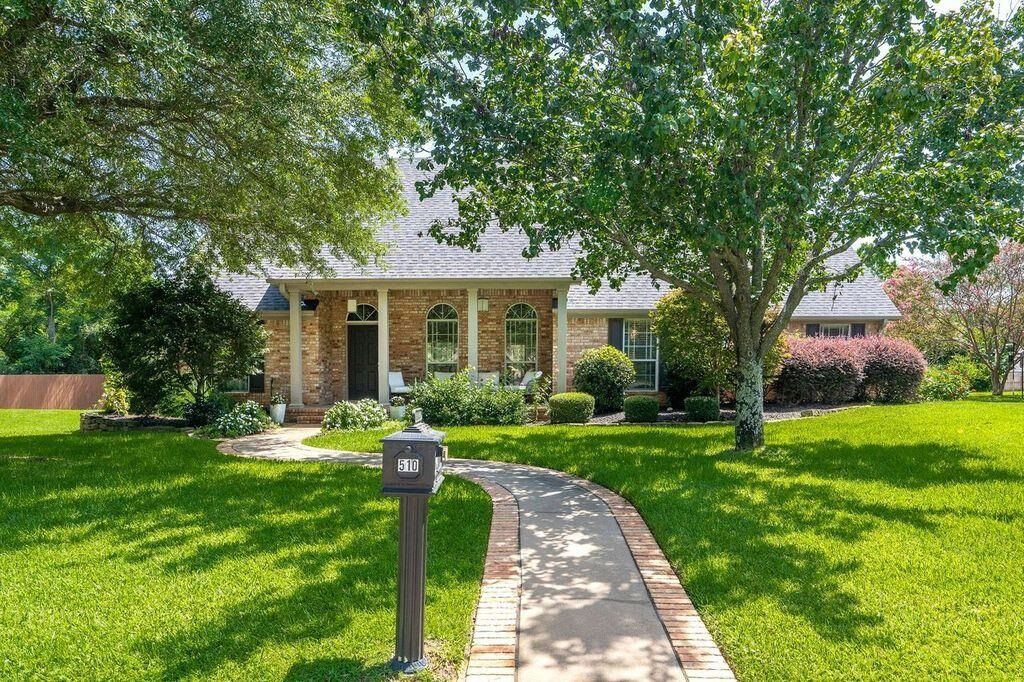 Property Photo:  510 Creekside Dr  TX 75672 