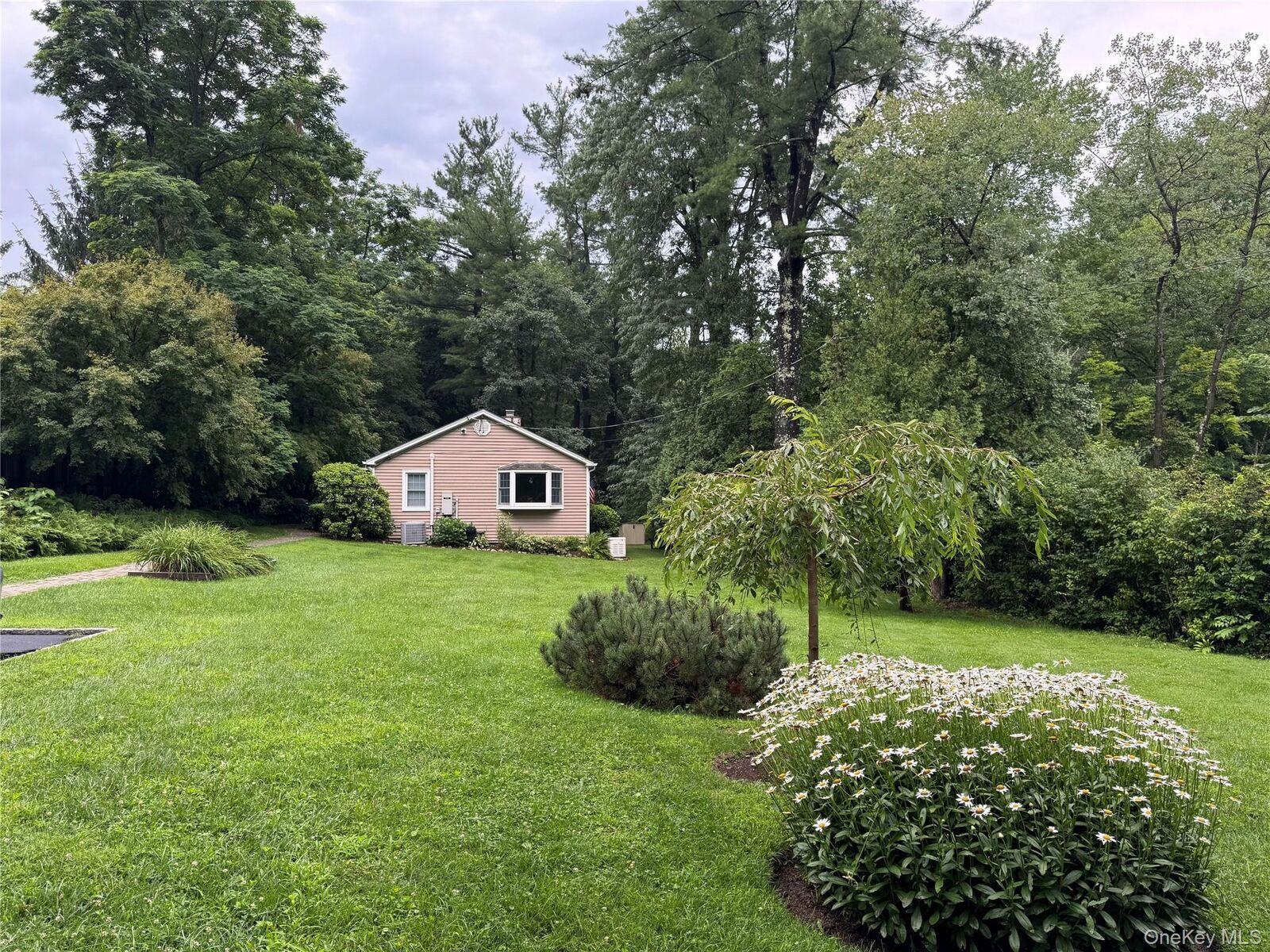 Property Photo:  12 Lakeview Drive  NY 10598 