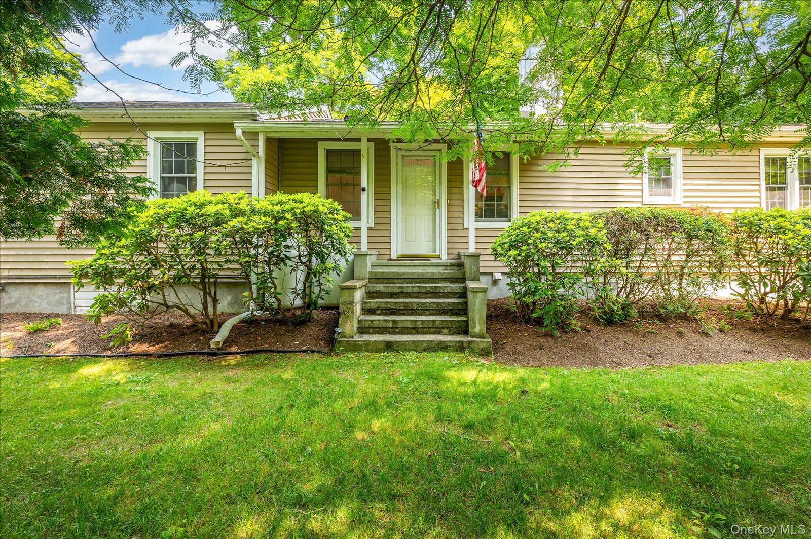 Property Photo:  12 Lakeview Drive  NY 10598 