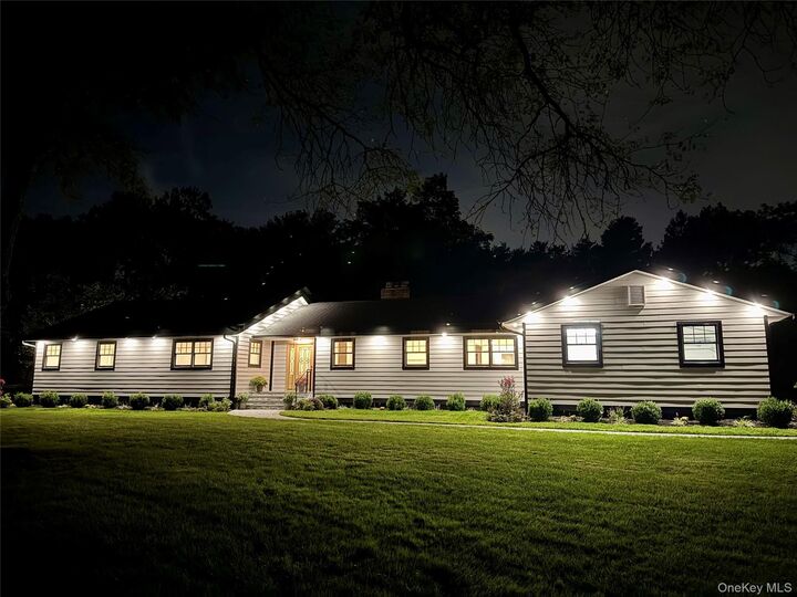 Property Photo:  19 Michaels Lane  NY 11545 