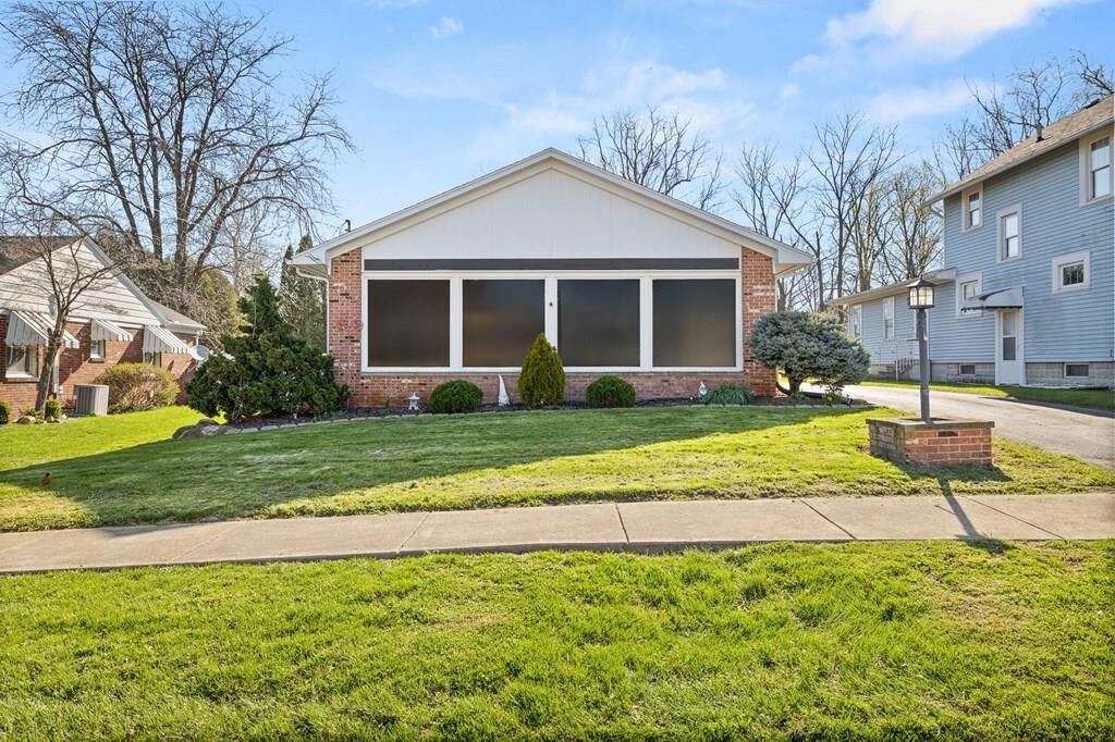 Property Photo:  128 Walter St  OH 44811 
