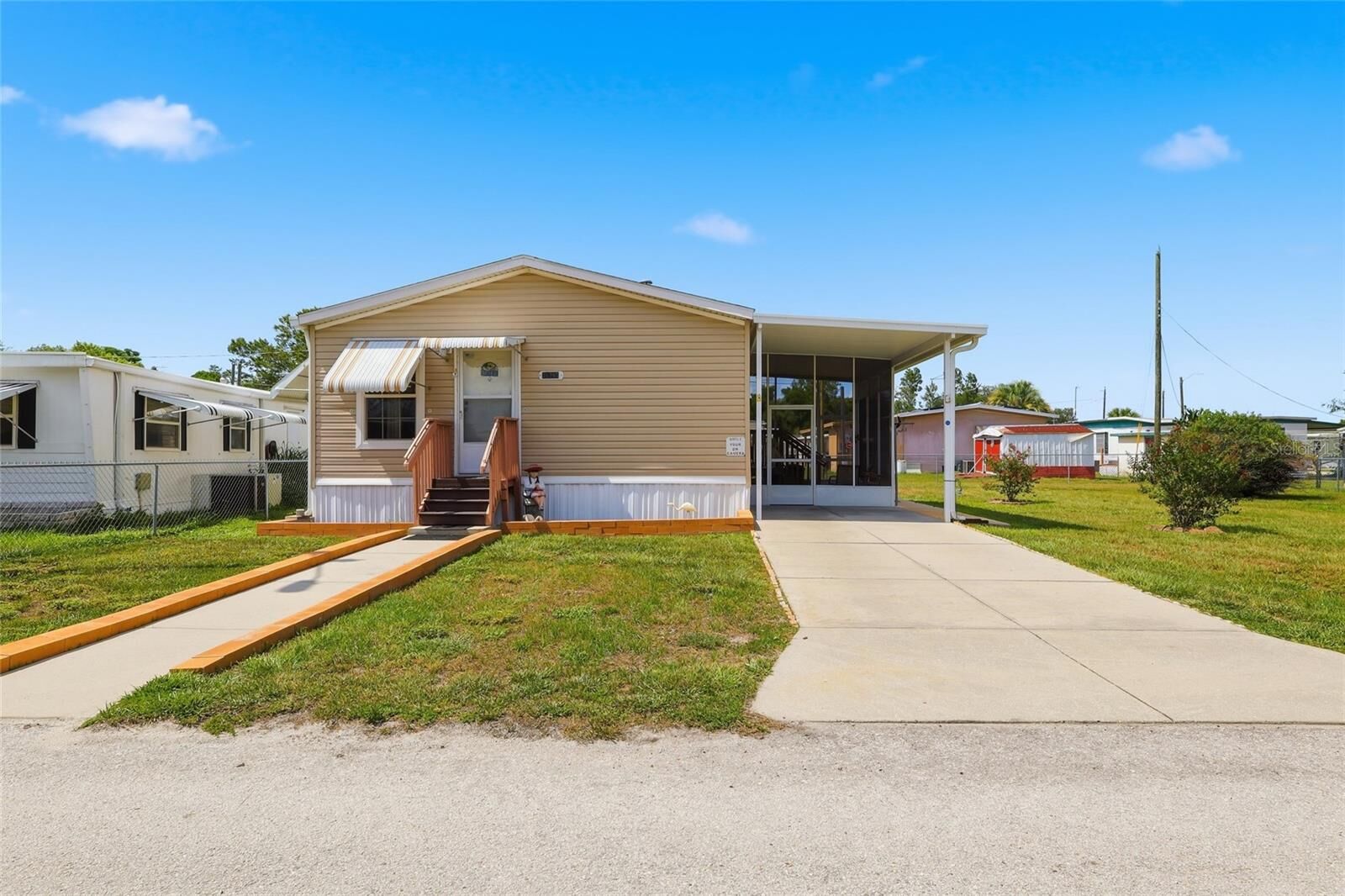 Property Photo:  38745 New Jersey Avenue  FL 33542 