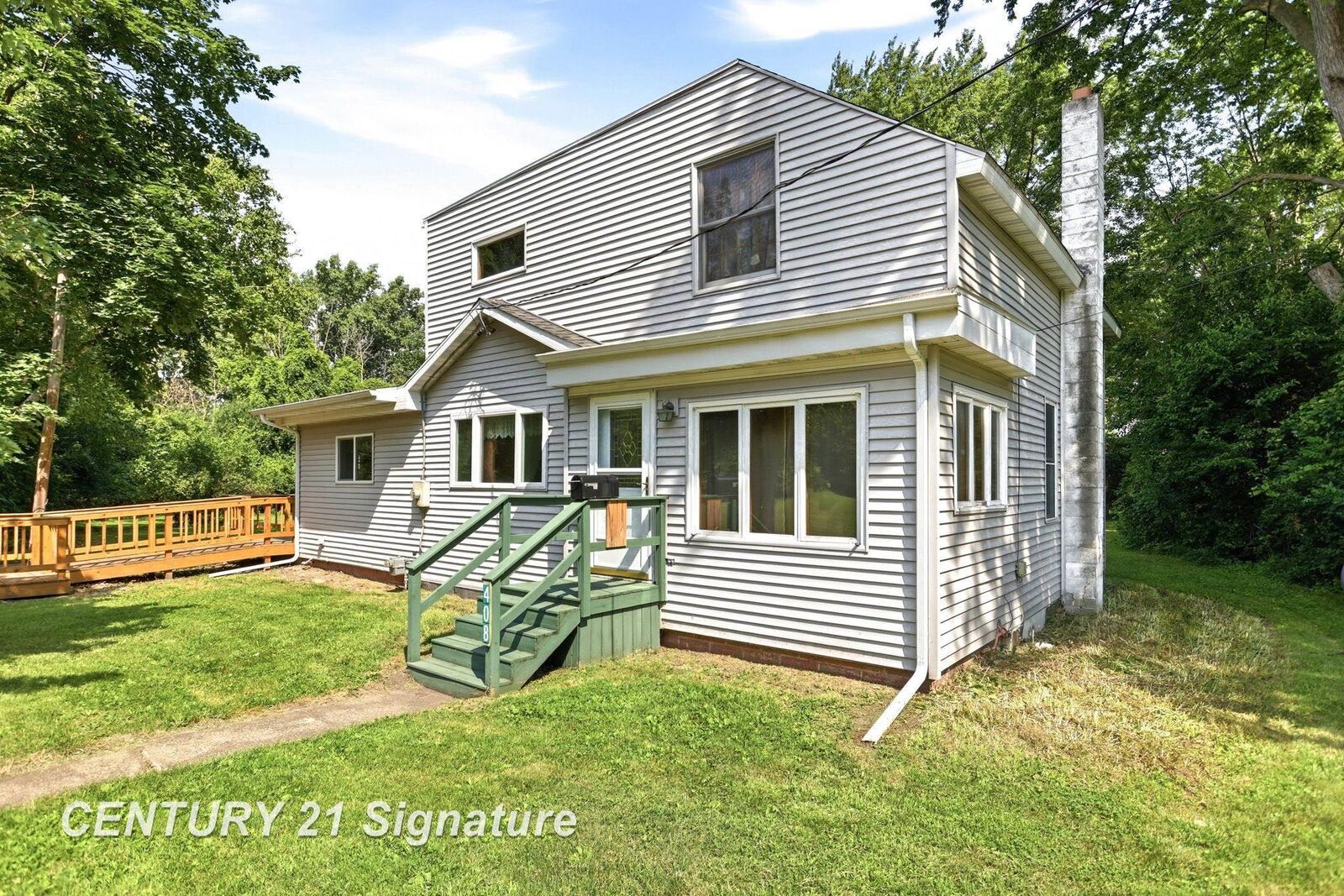 Property Photo: 408 W Capitol Street MI 48604