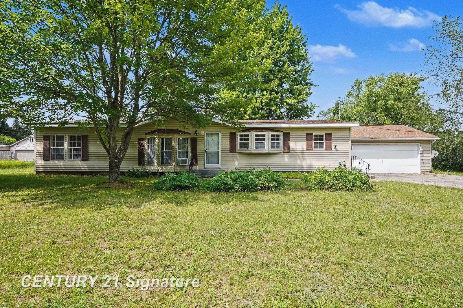 Property Photo:  6880 W Emery Road  MI 48629 