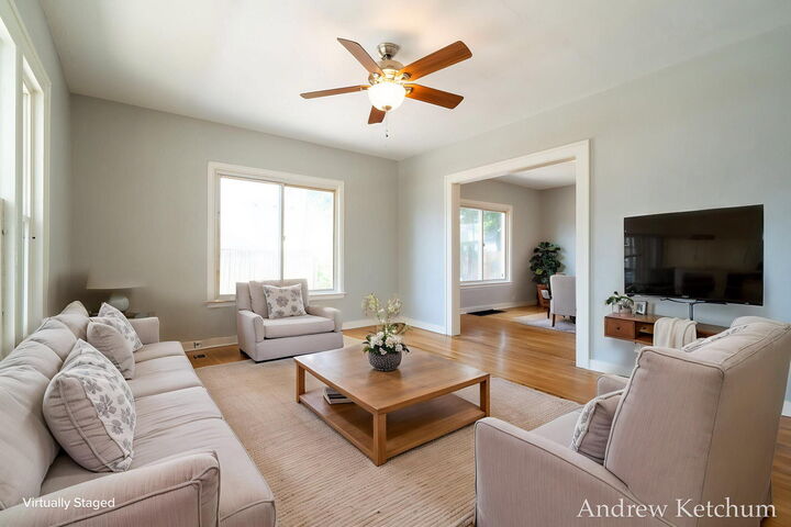 Property Photo:  2402 Lamar Avenue SW  MI 49519 