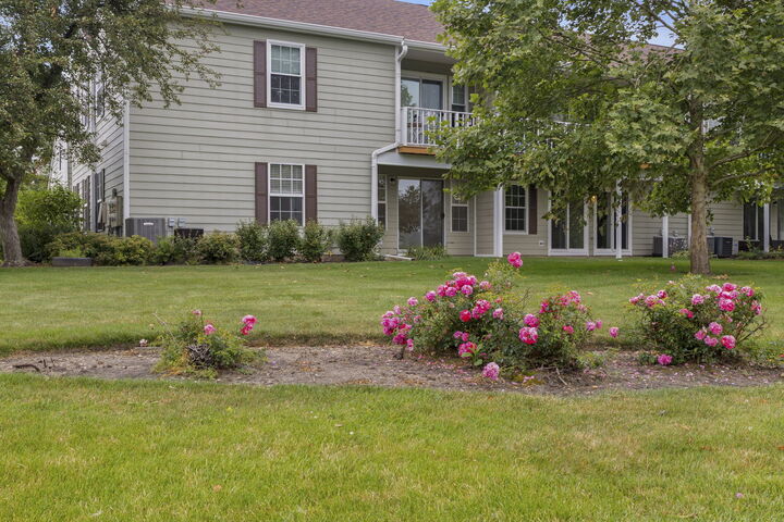 Property Photo:  