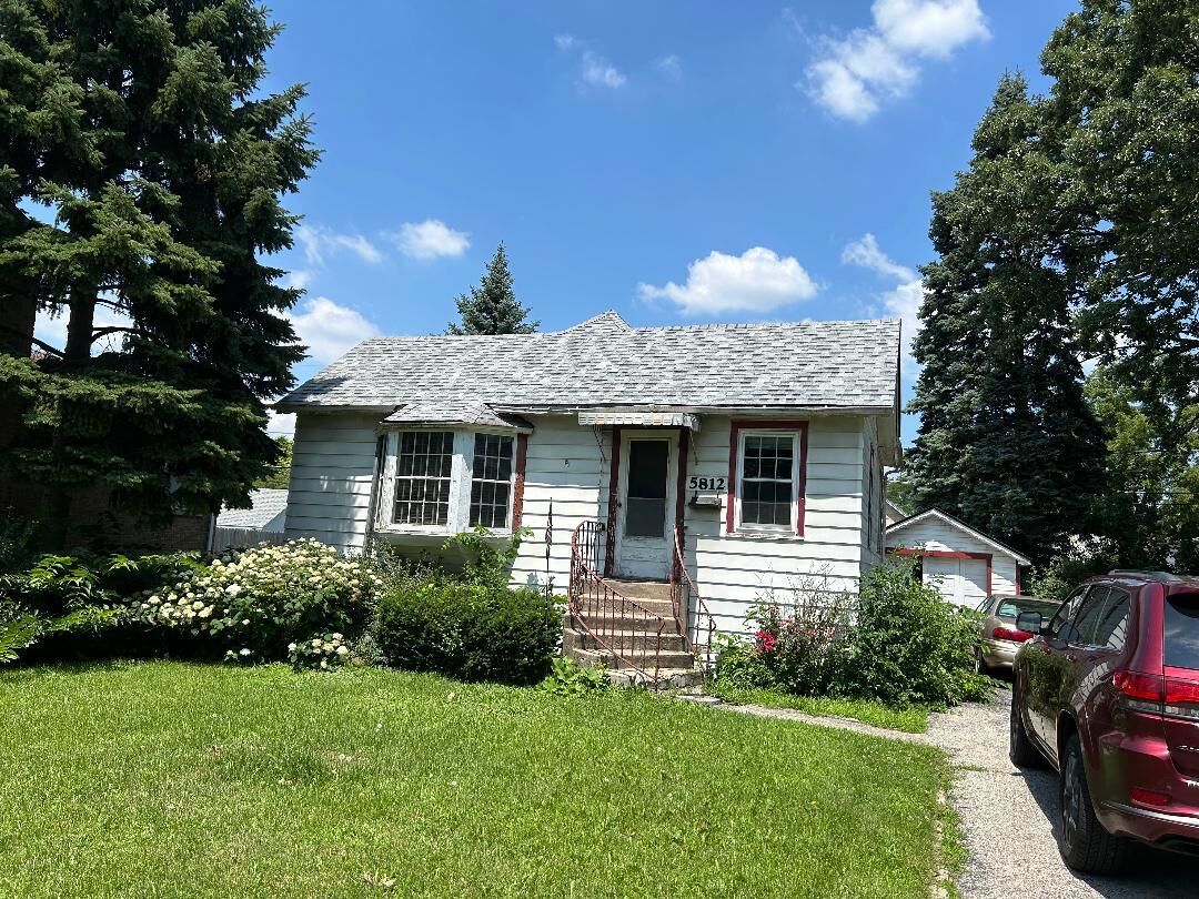 Property Photo:  5812 Reba Street  IL 60053 