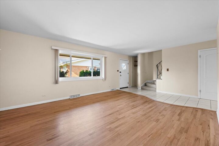 Property Photo: 8713 N National Avenue IL 60714